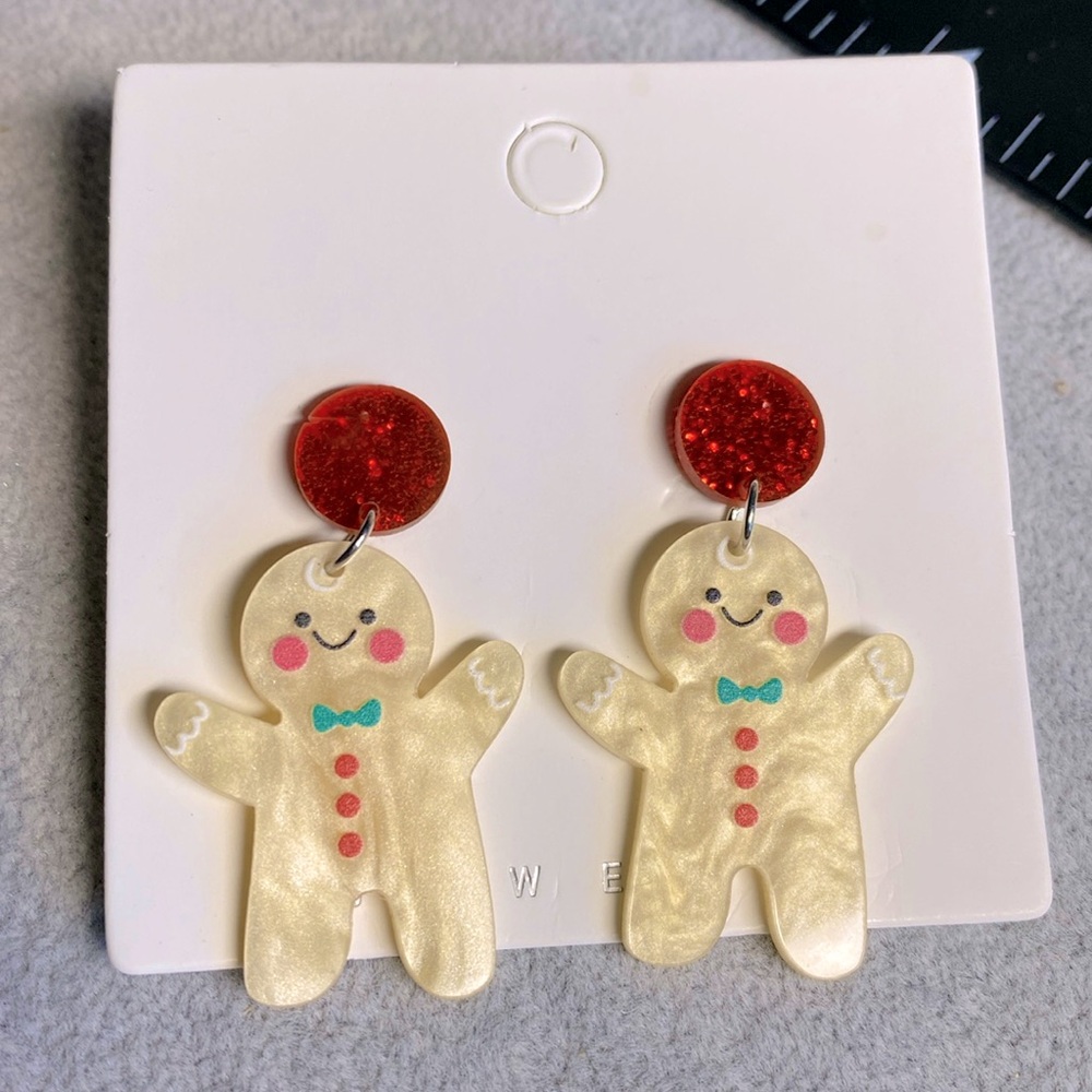 Cute Gingerbread Man Earrings - Picture 1 of 3